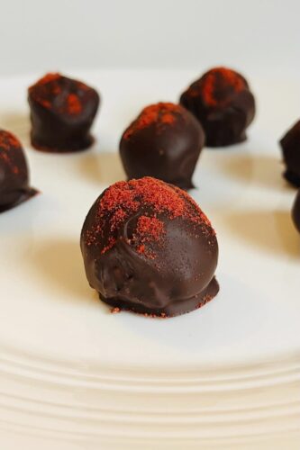 This year, why not make custom chocolates for, or with, your Valentine?
